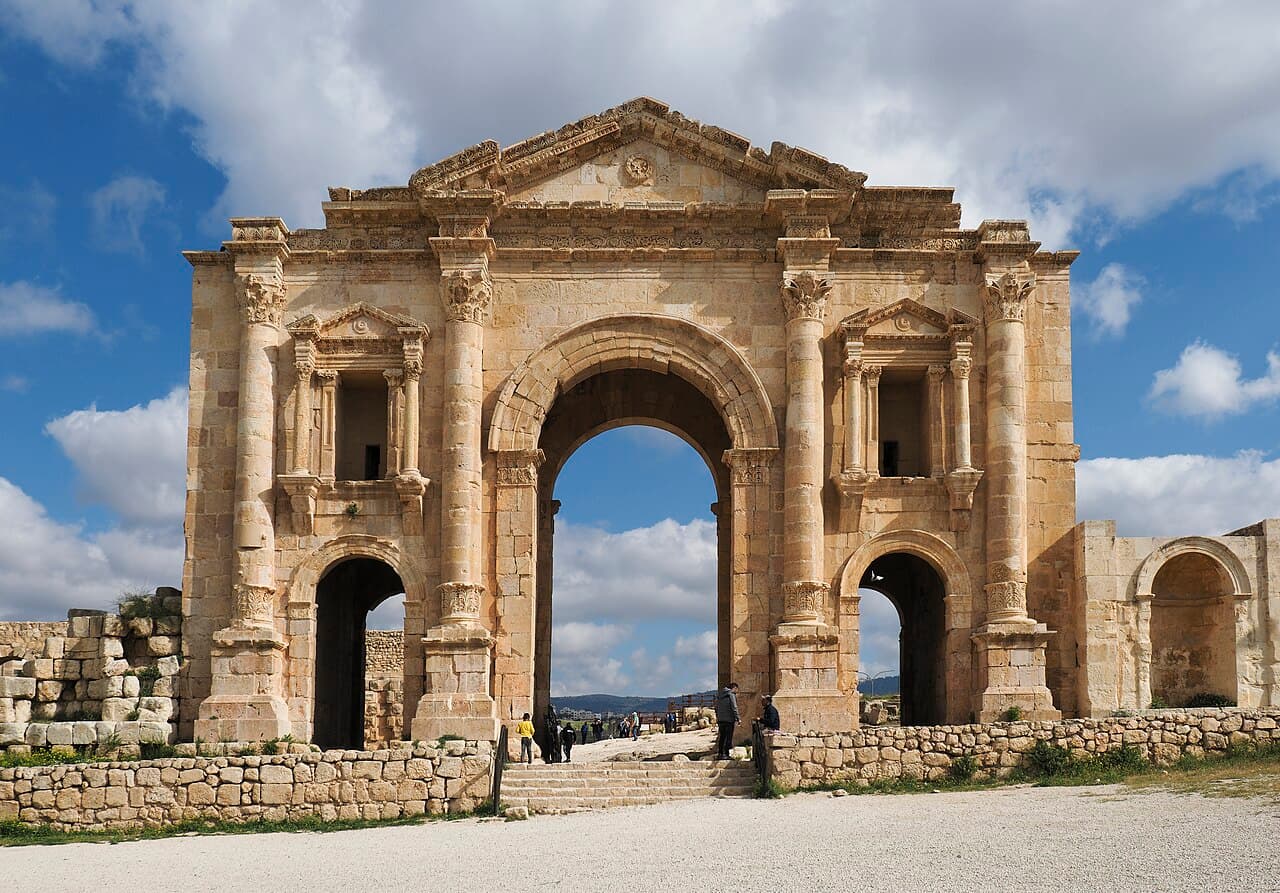 Amman to Jerash Day Trip: Best Transfer Options & Complete Guide (2026)