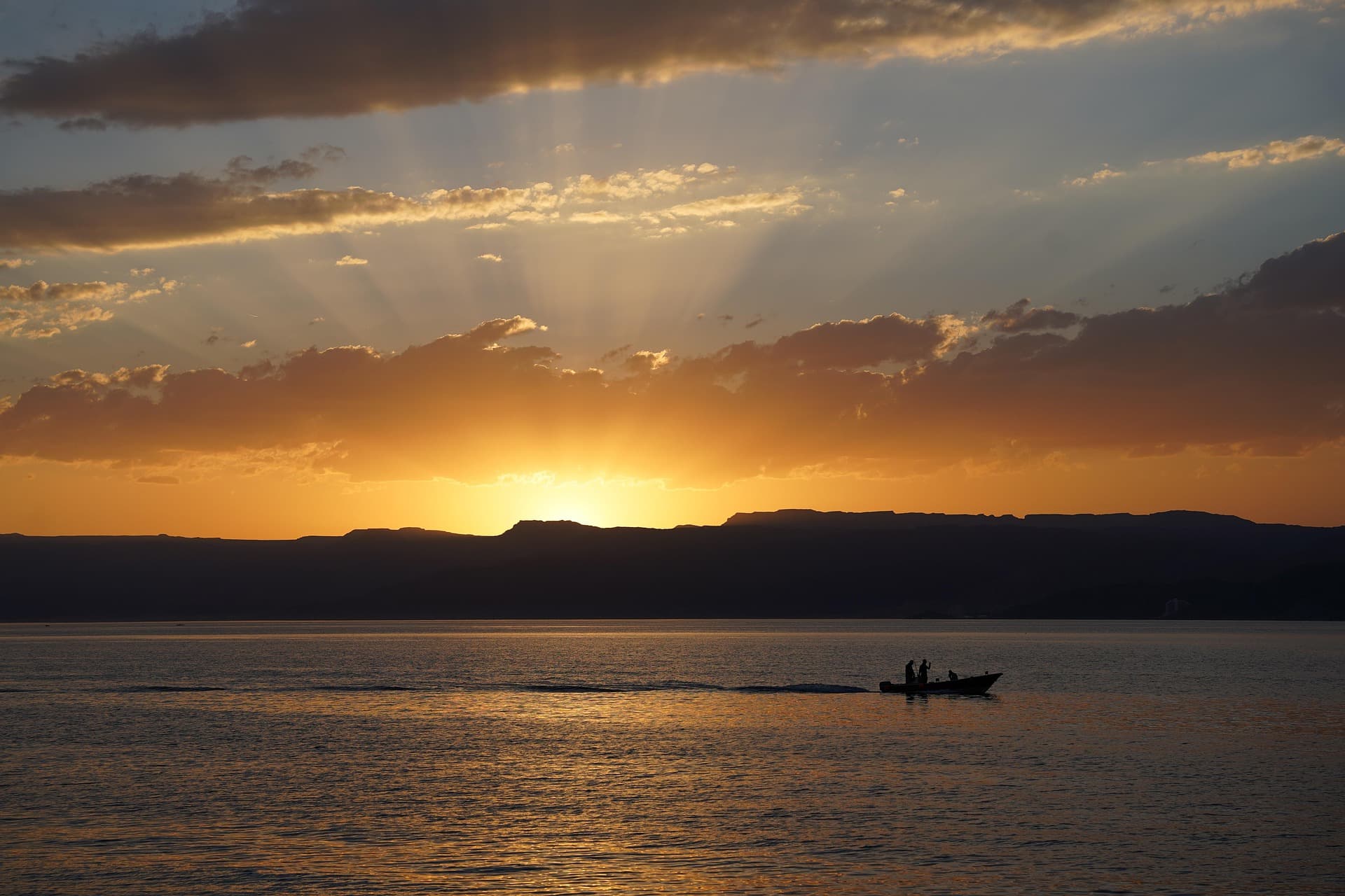 Amman to Aqaba Transfer: Distance, Travel Time & Private Car