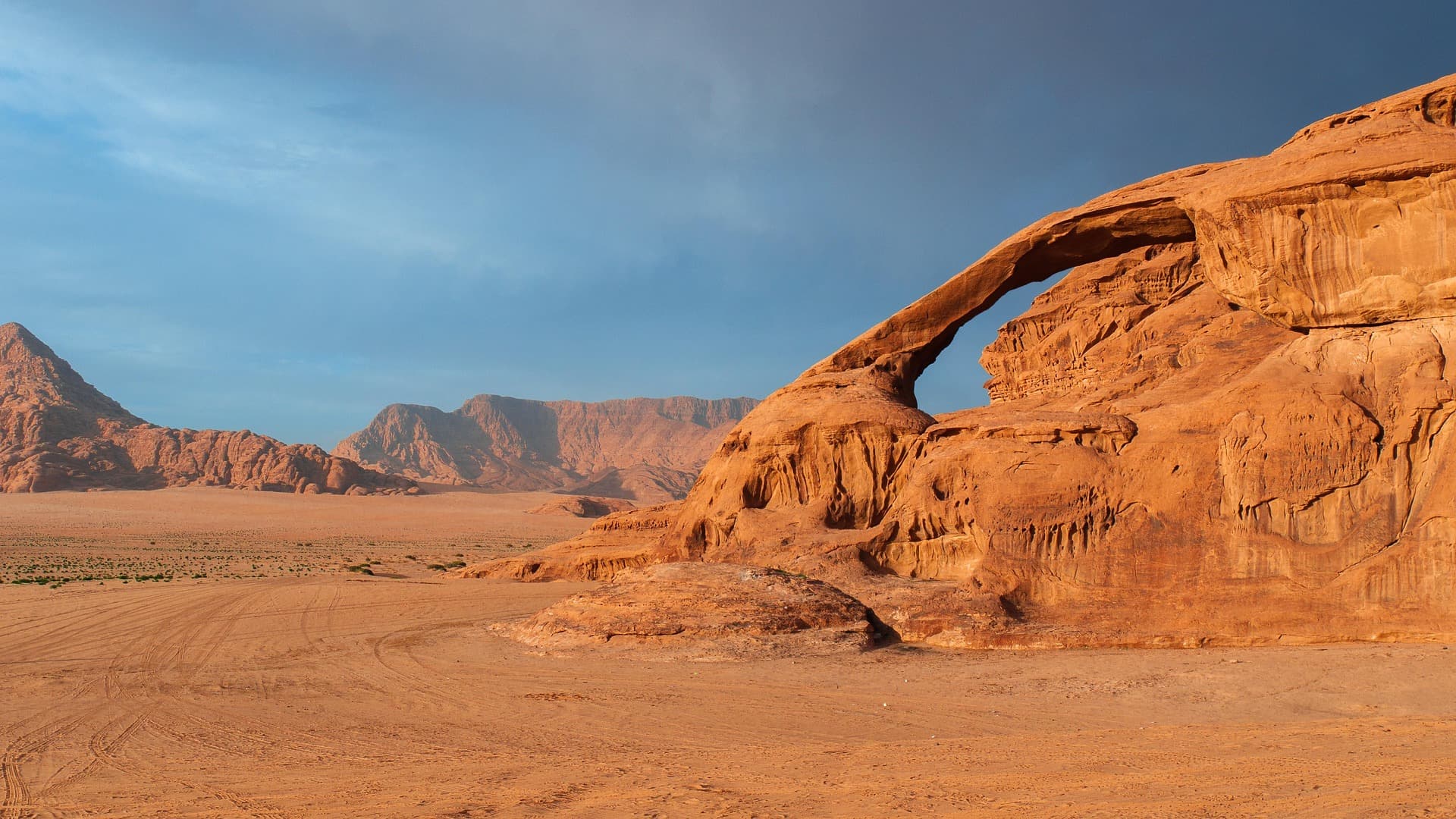 Amman to Wadi Rum Transfer: Distance, Travel Time & Private Car