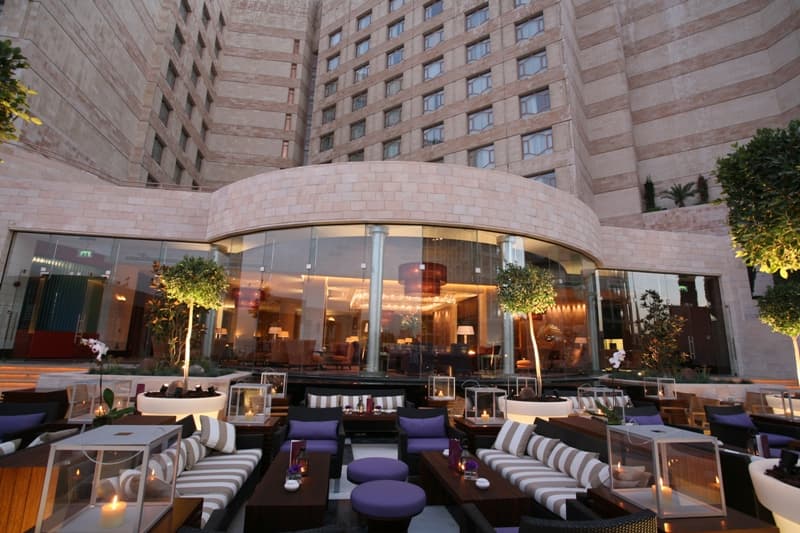 المطار → الفنادق